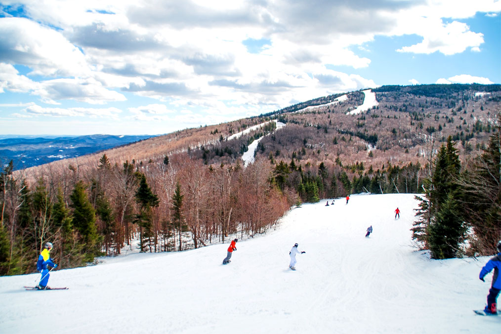 charter-flights-vermont-ski-vacation-leading-edge-charter